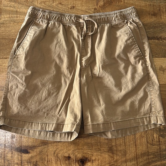 🎉HP🎉 Old Navy (3 pack) Casual Shorts - Picture 7 of 16